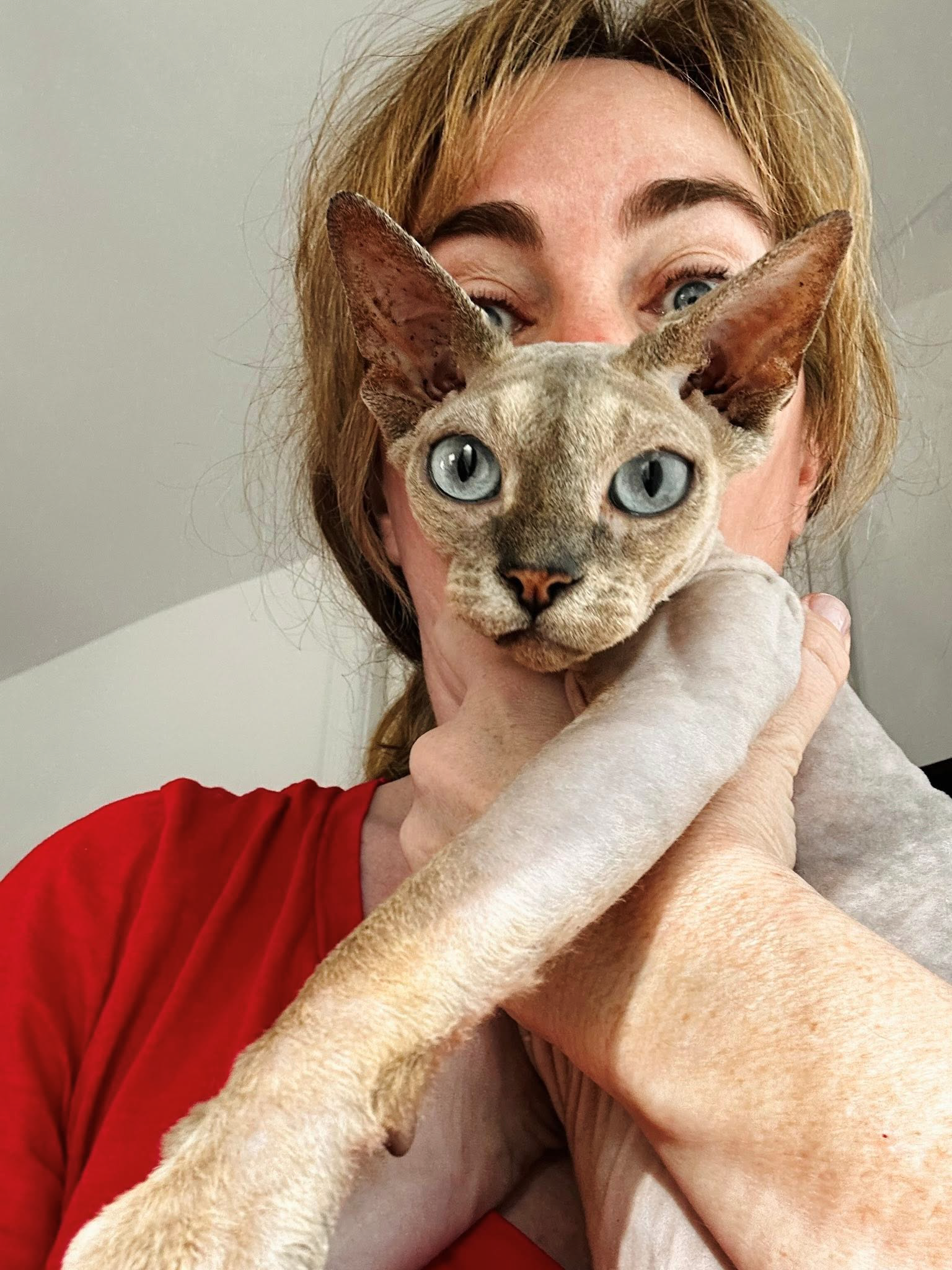 Lee Jamison with a cat